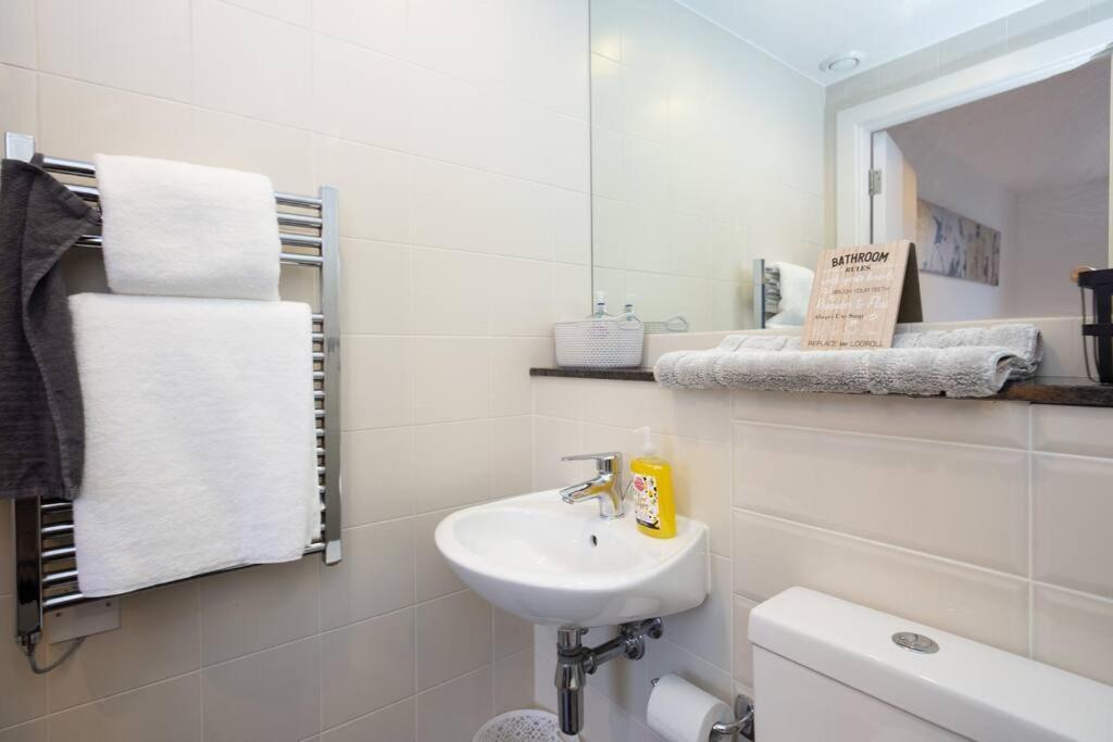 Stylish Mediacity 2Bed, Sleeps 6, Amazing Views Manchester Exteriér fotografie