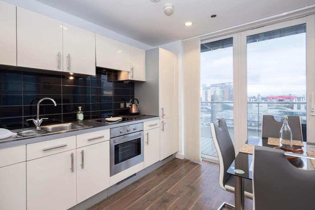 Stylish Mediacity 2Bed, Sleeps 6, Amazing Views Manchester Exteriér fotografie
